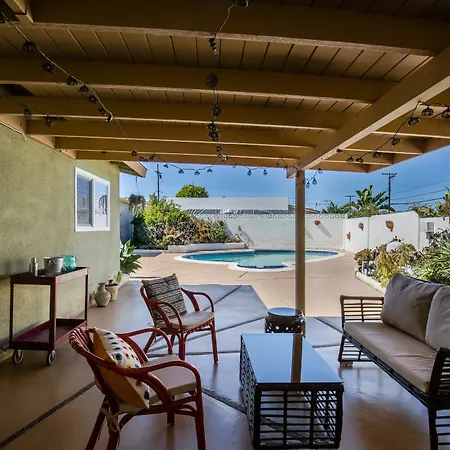 Appartamento Modern Poolside